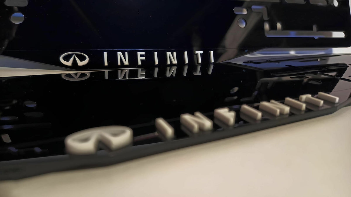 3D рамки номерного знака Infiniti — фото 3